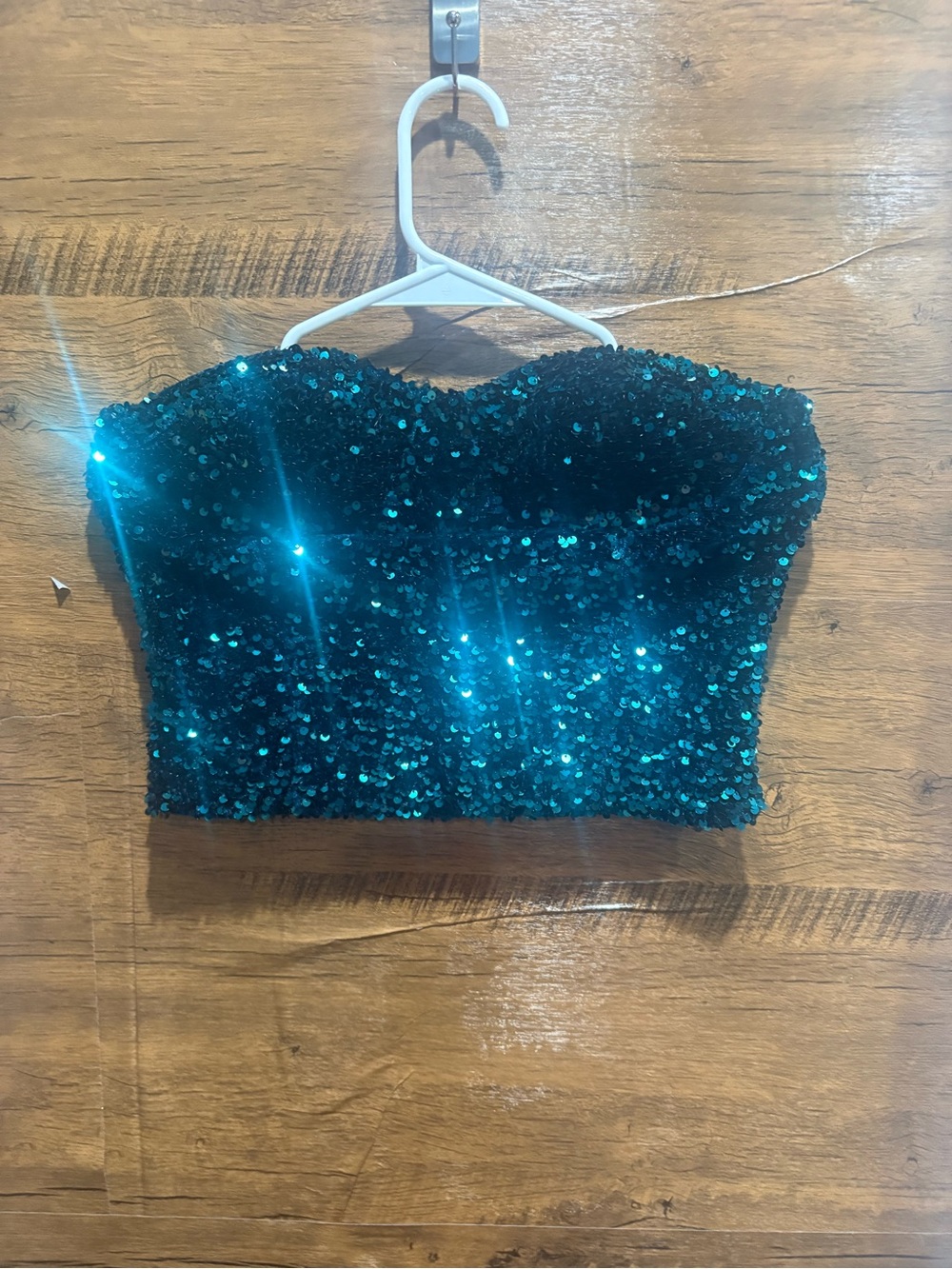Zara Sequin Crop - Picture 2 of 7